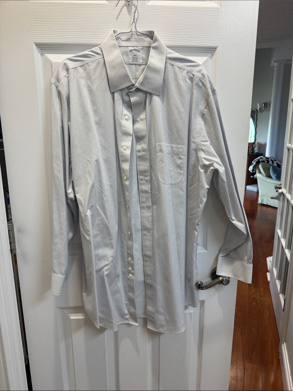 Brooks Brothers Men's Classic Button-Down Shirt in Blue Stripe